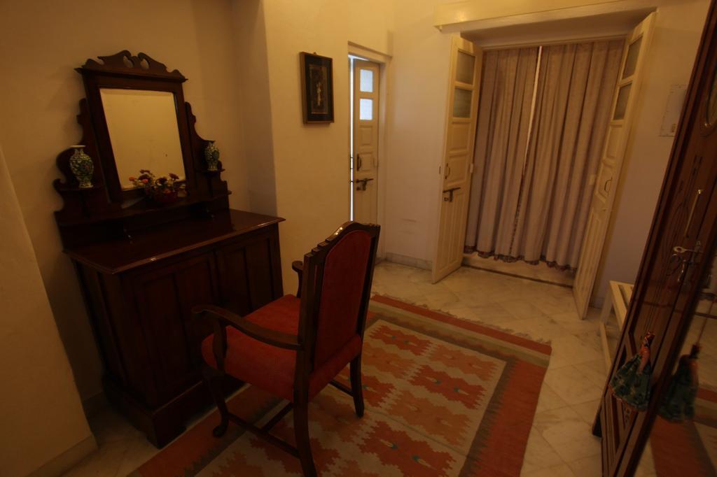 Loharu House Bed & Breakfast Джайпур Стая снимка