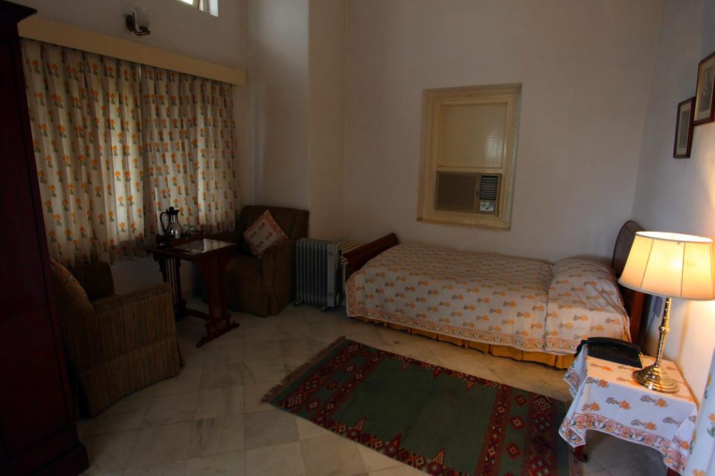 Loharu House Bed & Breakfast Джайпур Стая снимка